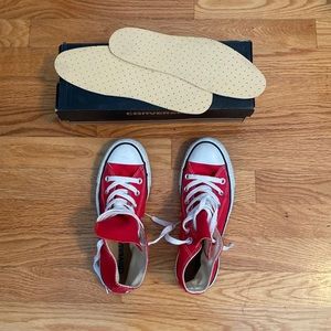 High Top Converse size: 7 (W)